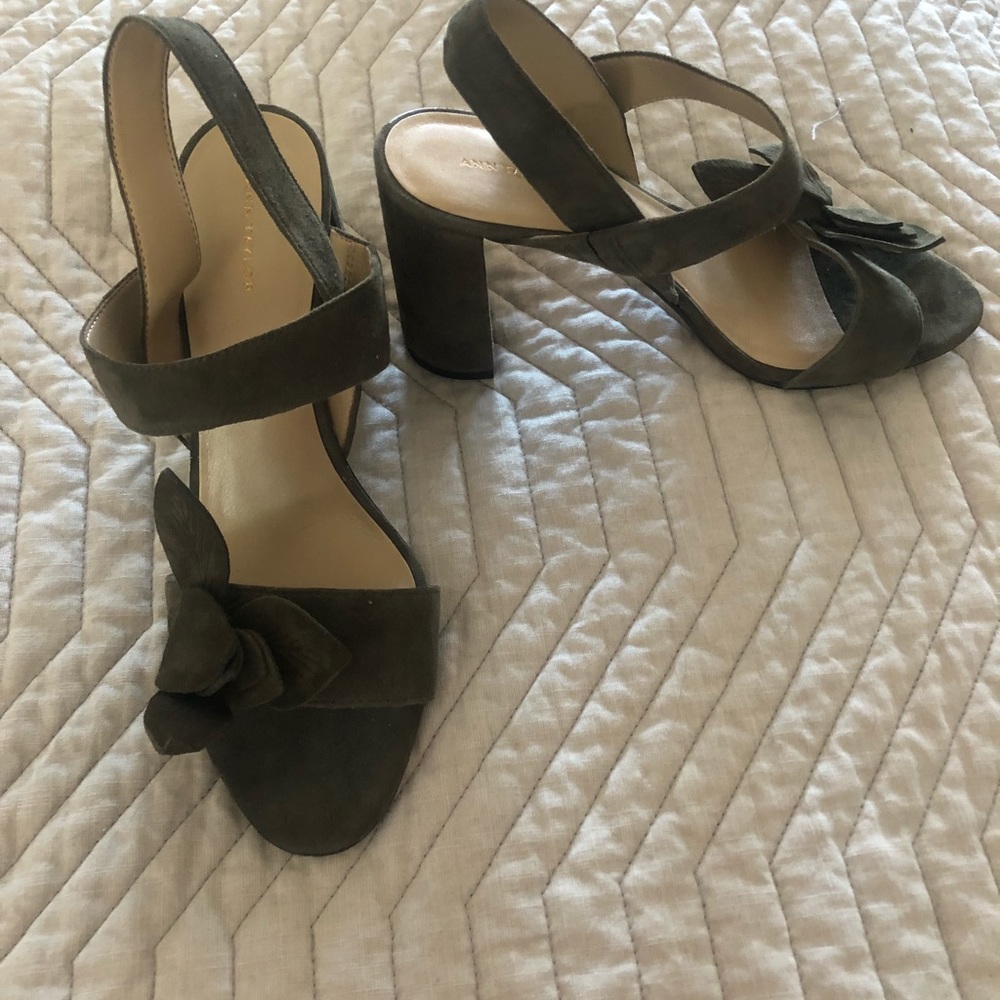 Ann Taylor Lorna 8.5  suede sandals NEVER WORN!